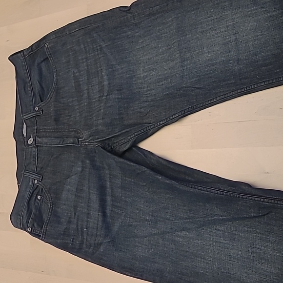 LIKE NEW Levi's 559 Relaxed Straight Medium Wash Mens Jeans - Picture 5 of 14